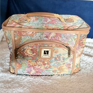 Leisure brand vintage floral tapestry makeup travel bag.